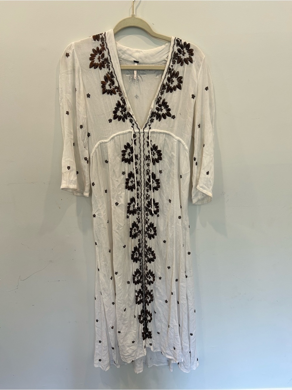 White Embroidered V-Neck Midi Dress - black Floral Detail